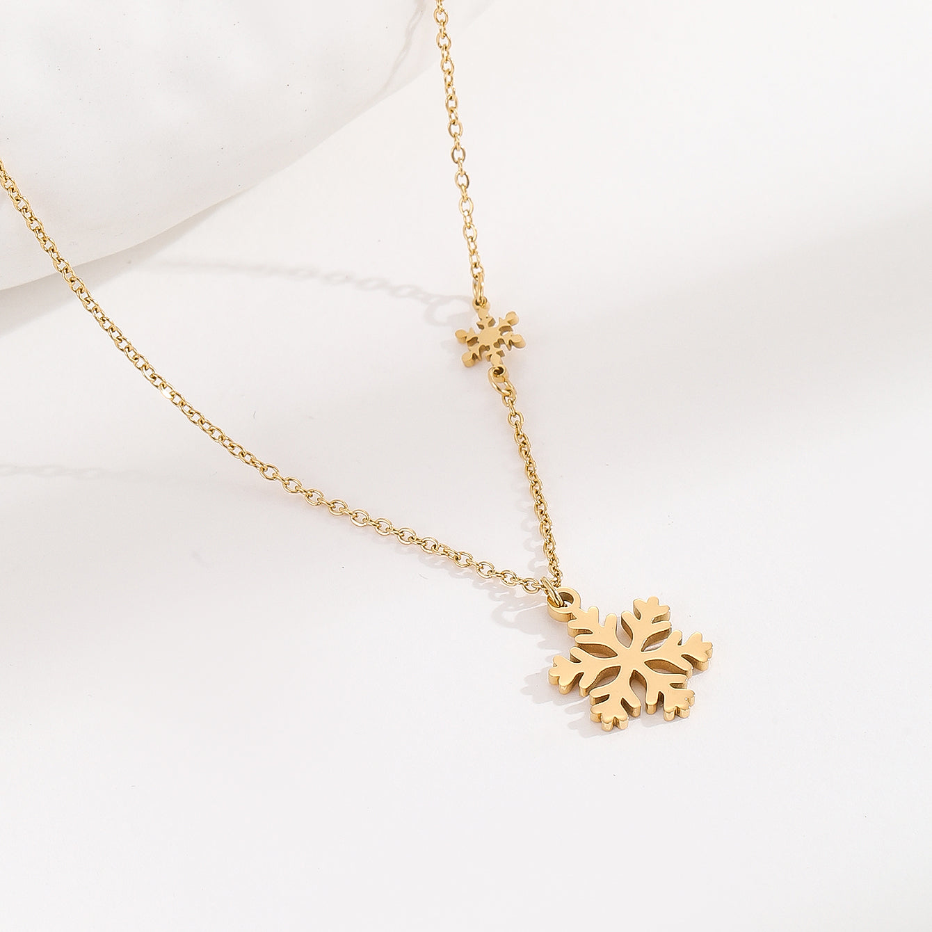 Romantic Snowflake Stainless Steel Plating 18k Gold Plated Pendant Necklace