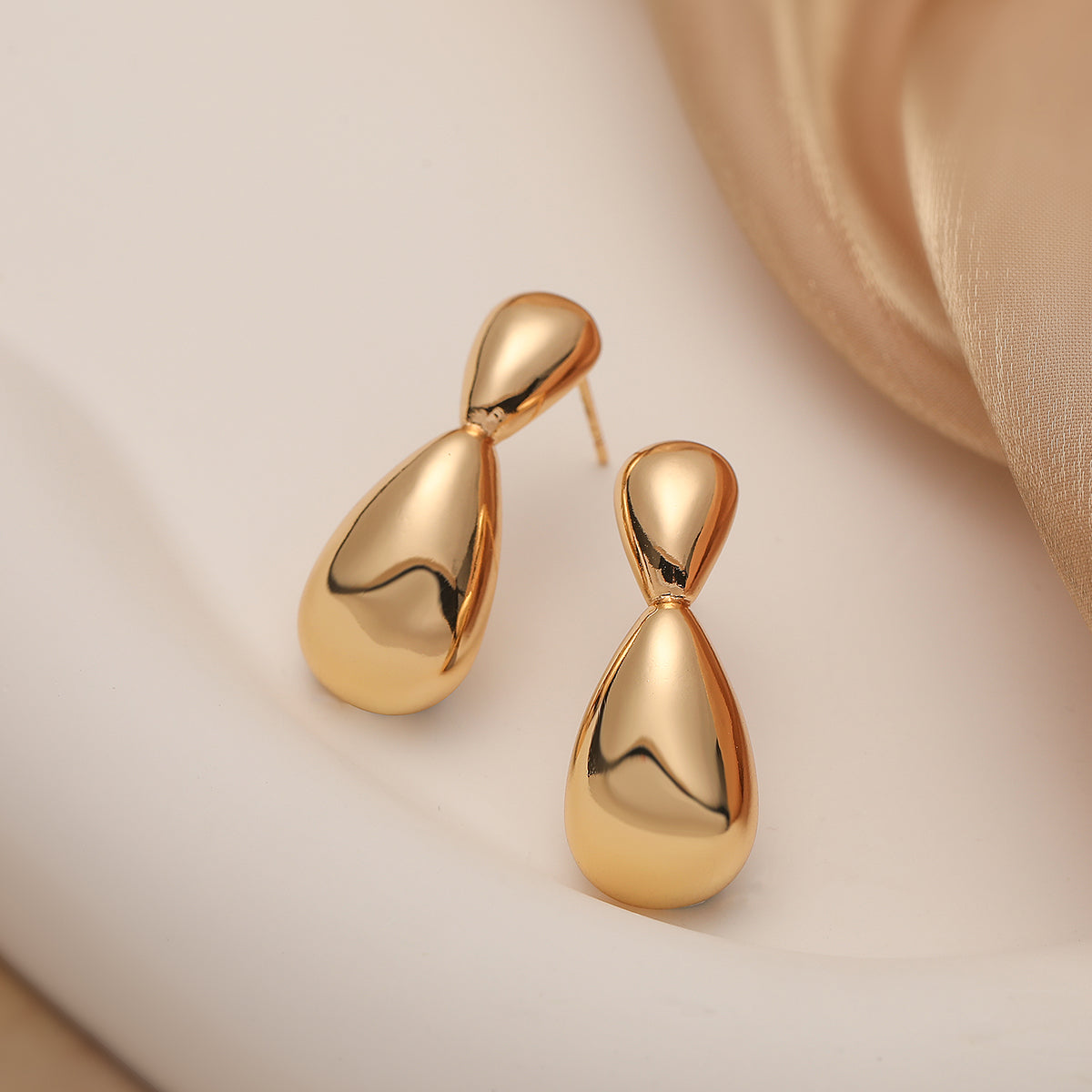 1 Pair Simple Style Geometric Water Droplets Plating Copper 18k Gold Plated Drop Earrings