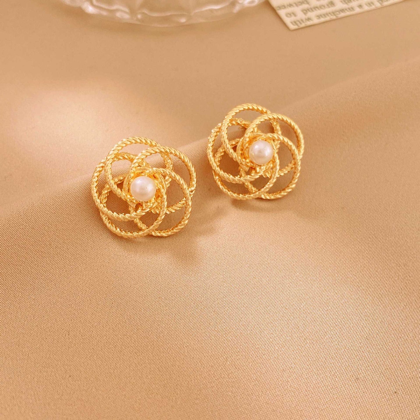 1 Pair Simple Style Classic Style Flower Inlay Alloy Pearl Ear Studs