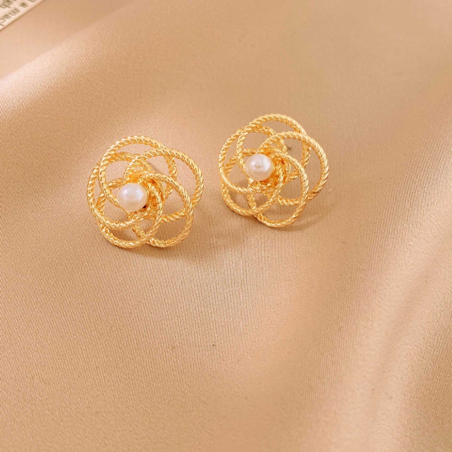 1 Pair Simple Style Classic Style Flower Inlay Alloy Pearl Ear Studs