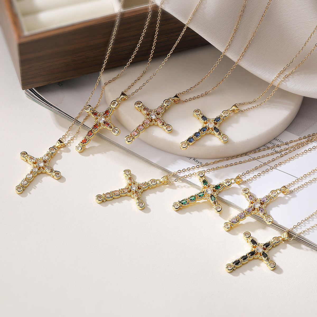 Simple Style Commute Cross Copper Plating Inlay Zircon 18k Gold Plated Pendant Necklace