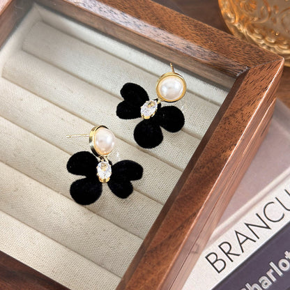 1 Pair Elegant Lady Flower Alloy Gold Plated Drop Earrings