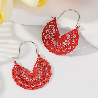 1 Pair Vintage Style U Shape Hollow Out Alloy Hoop Earrings