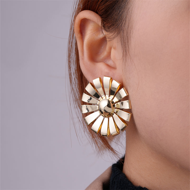 1 Pair Vintage Style Exaggerated U Shape Geometric Round Polishing Plating Pleated Copper Gold Plated Ear Studs