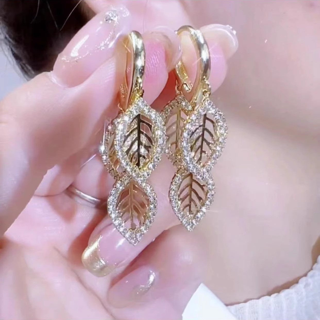 1 Pair Classic Style Tassel Rhinestone Drop Earrings