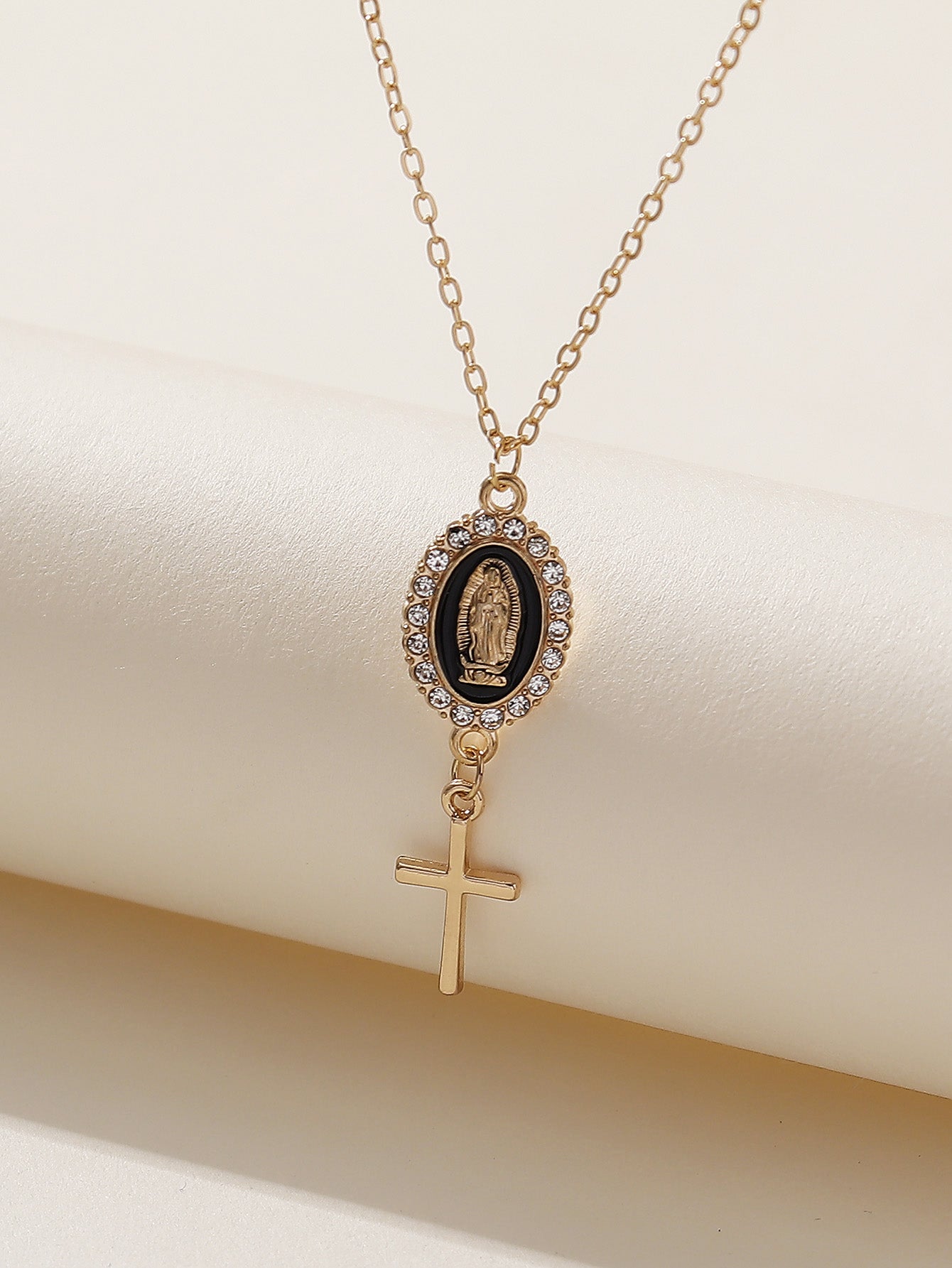 Classical Retro Virgin Mary Oval Artificial Rhinestones Alloy Wholesale Pendant Necklace