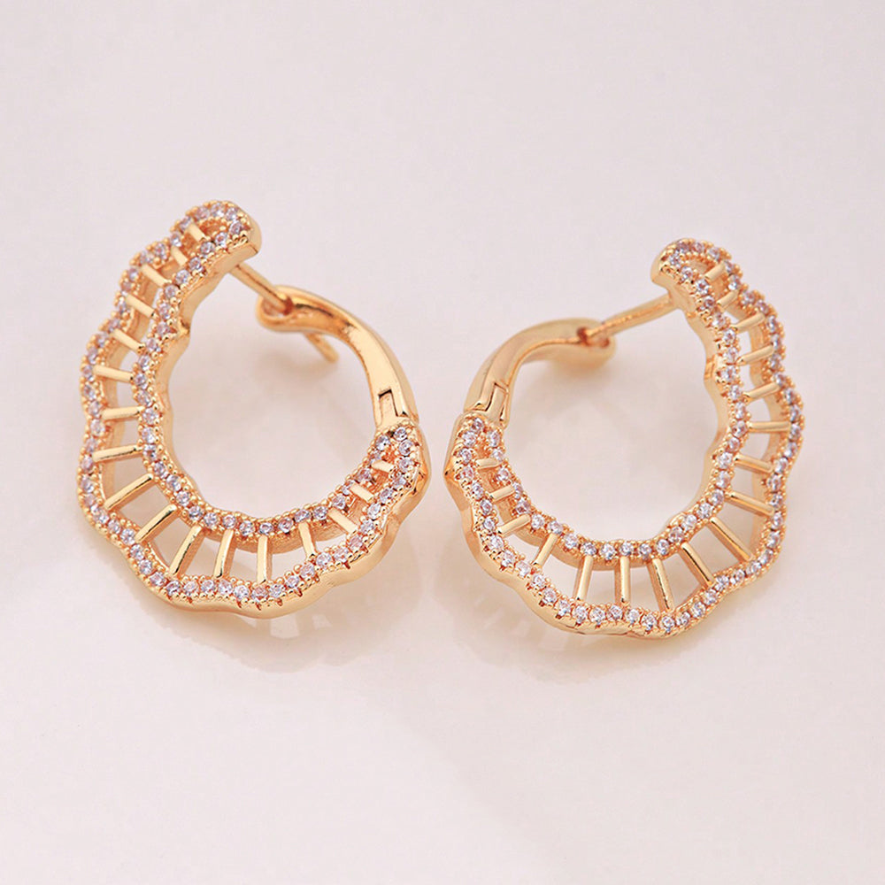 1 Pair Elegant Geometric Starry Sky Shell Plating Inlay Copper Zircon 18k Gold Plated Ear Studs