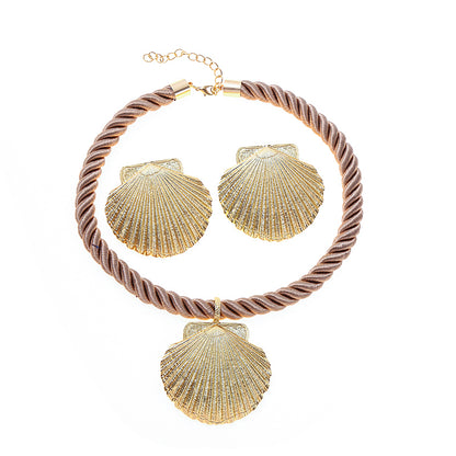 Elegant Luxurious Shell Alloy Plating Gold Plated Women's Jewelry Set