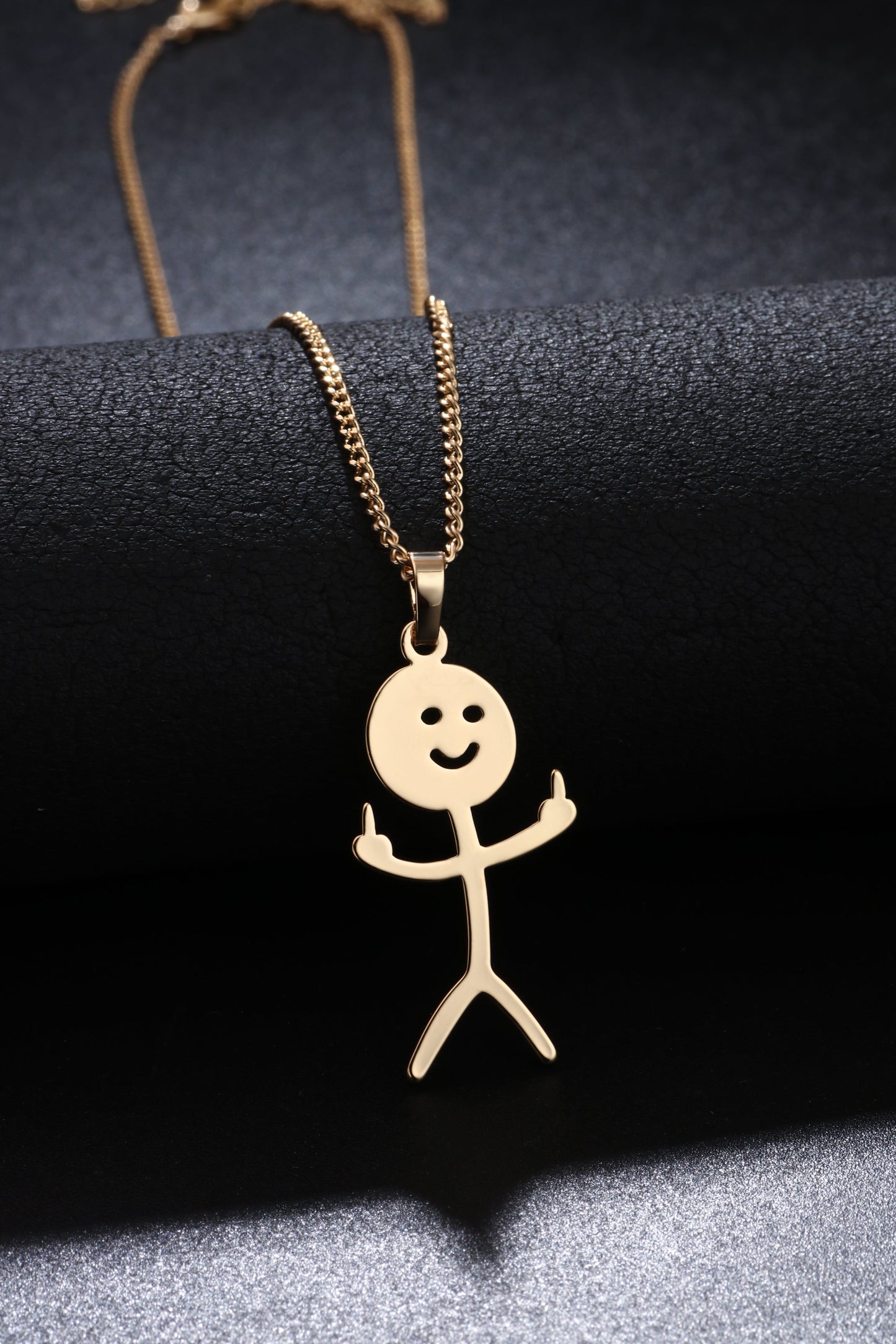 Simple Style Commute Hand Titanium Steel Plating Gold Plated Pendant Necklace