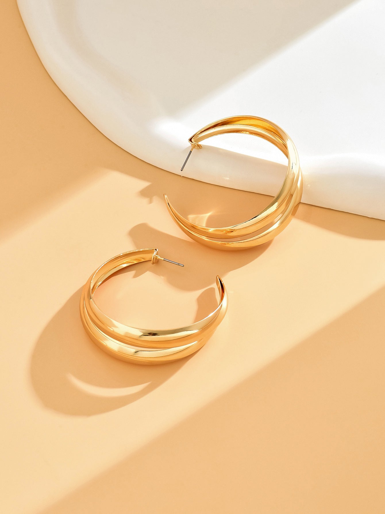 1 Pair Elegant Lady Solid Color Alloy Hoop Earrings