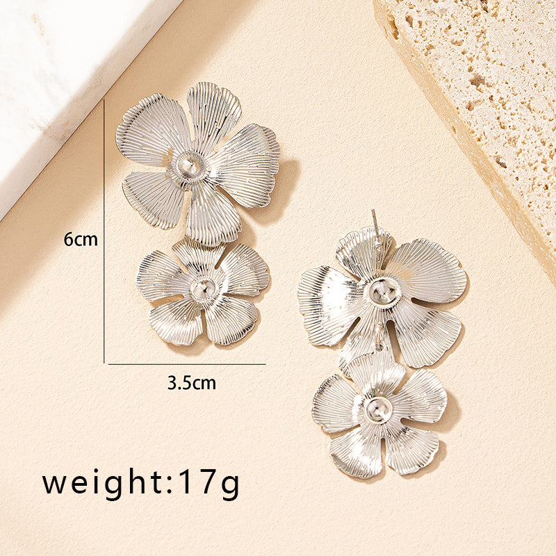 1 Pair Nordic Style Vintage Style Exaggerated Flower Plating Iron Gold Plated Drop Earrings