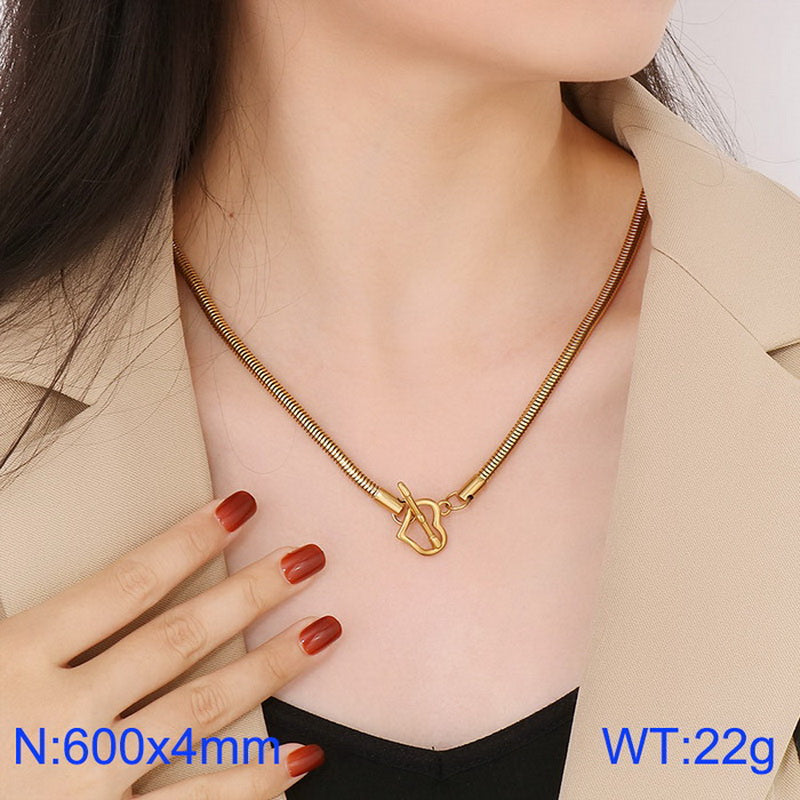 Retro Cool Style Heart Shape Stainless Steel Titanium Steel Plating 18k Gold Plated Pendant Necklace