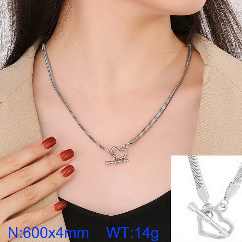 Retro Cool Style Heart Shape Stainless Steel Titanium Steel Plating 18k Gold Plated Pendant Necklace