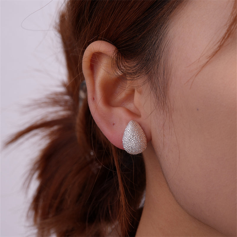 1 Pair Simple Style Moon Oval Plating Three-dimensional Copper Gold Plated Ear Studs