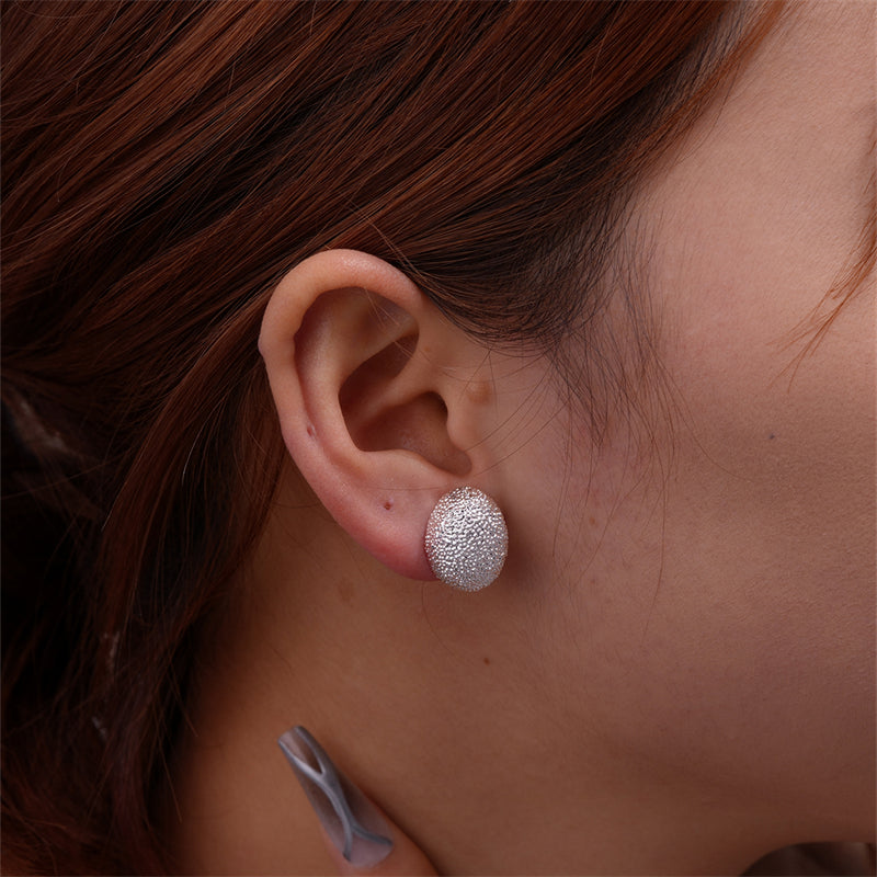 1 Pair Simple Style Moon Oval Plating Three-dimensional Copper Gold Plated Ear Studs