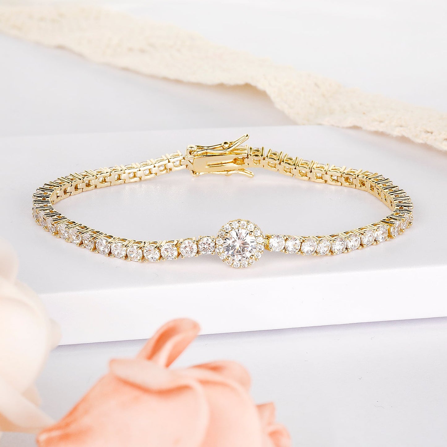 Casual Elegant Solid Color Copper Brass 18k Gold Plated Gold Plated Zircon Bracelets In Bulk