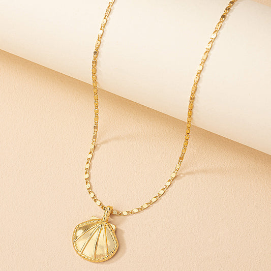 Simple Style Rose Bee Shell Alloy Plating Women's Pendant Necklace