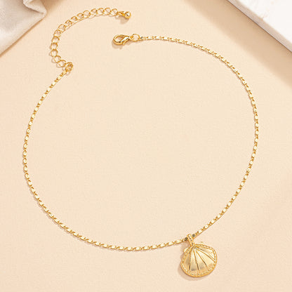 Simple Style Rose Bee Shell Alloy Plating Women's Pendant Necklace