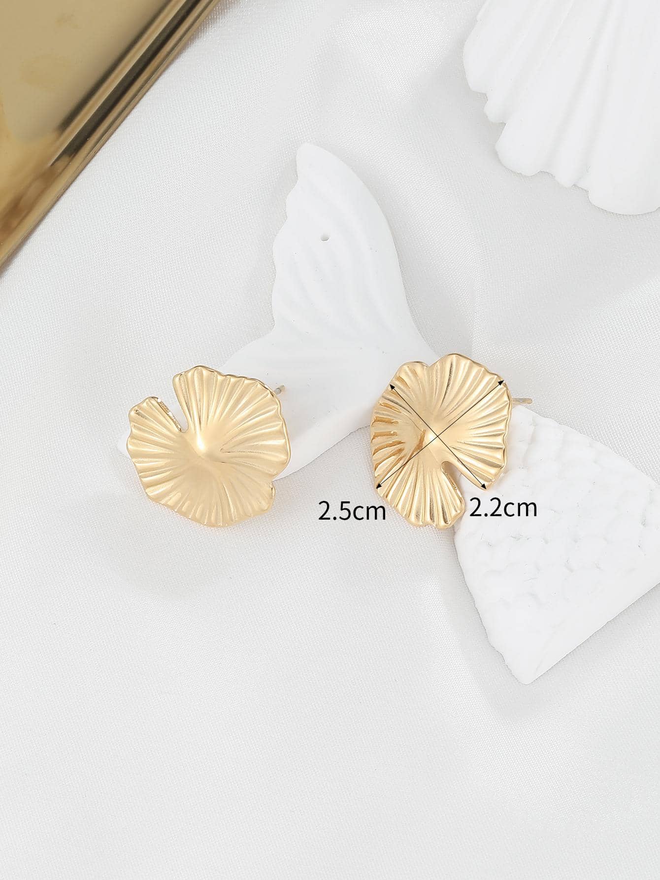 1 Pair Vintage Style Flower Plating Stainless Steel 18k Gold Plated Ear Studs