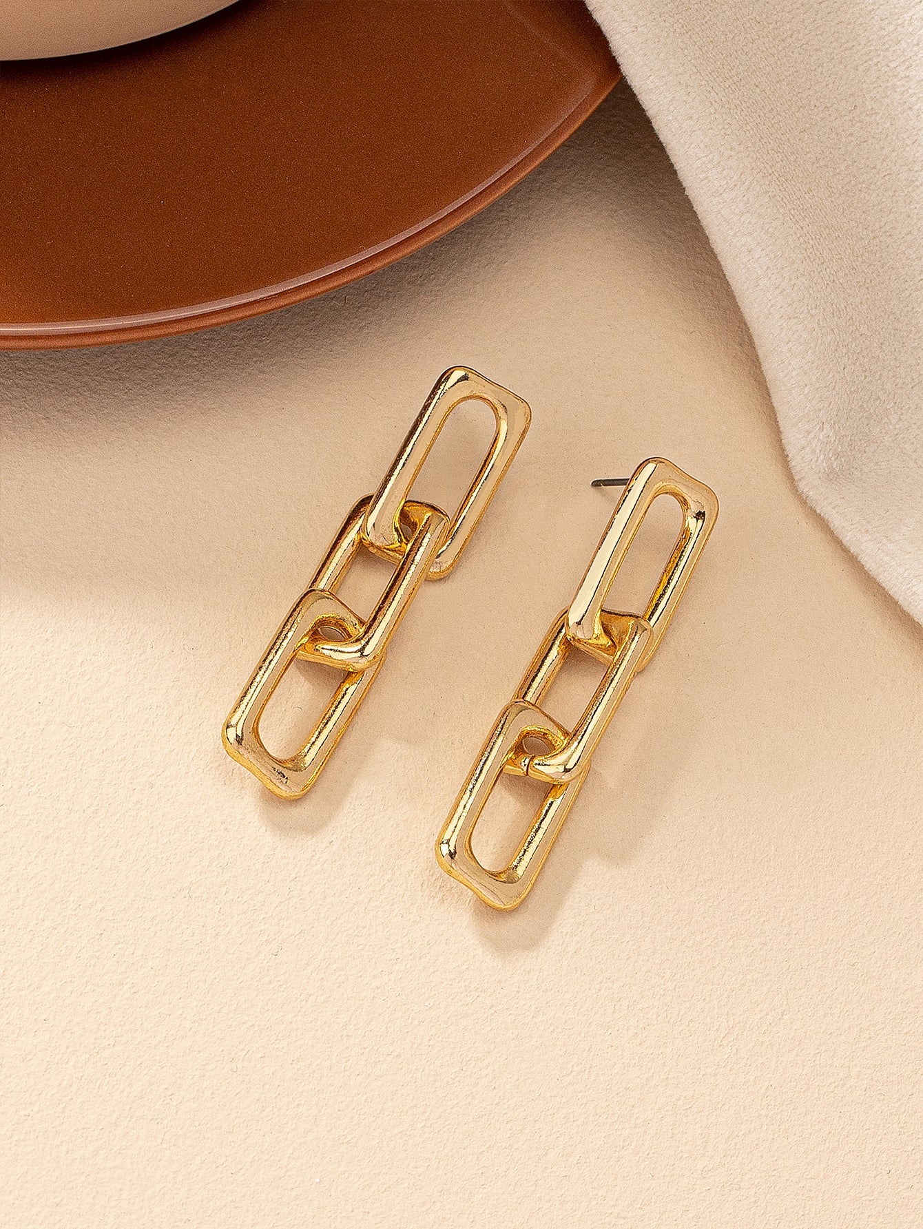 1 Pair Simple Style Solid Color Metal Drop Earrings