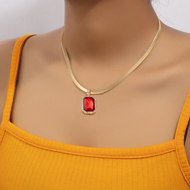 Retro Classic Style Rectangle Alloy Plating Inlay Gem Rhinestones Women's Pendant Necklace