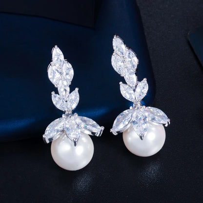 1 Pair Elegant Romantic Plant Pearl Plating Inlay Copper Artificial Pearls Zircon Rhodium Plated Silver Plated Drop Earrings