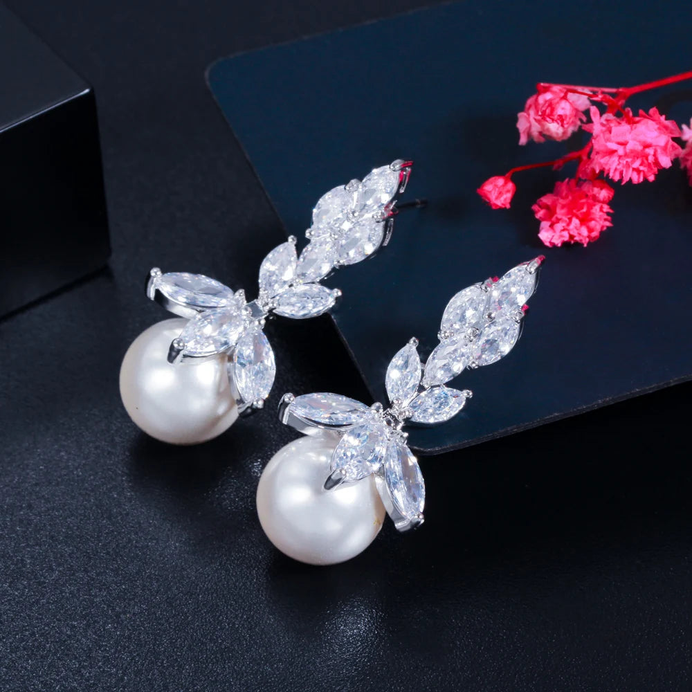 1 Pair Elegant Romantic Plant Pearl Plating Inlay Copper Artificial Pearls Zircon Rhodium Plated Silver Plated Drop Earrings