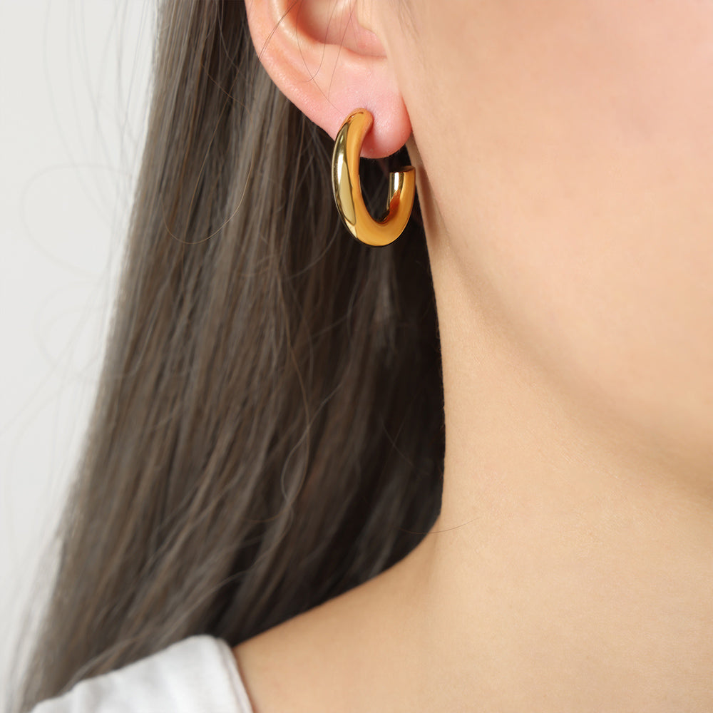 1 Pair Casual Simple Style Commute C Shape Solid Color Plating Titanium Steel 18k Gold Plated Ear Studs