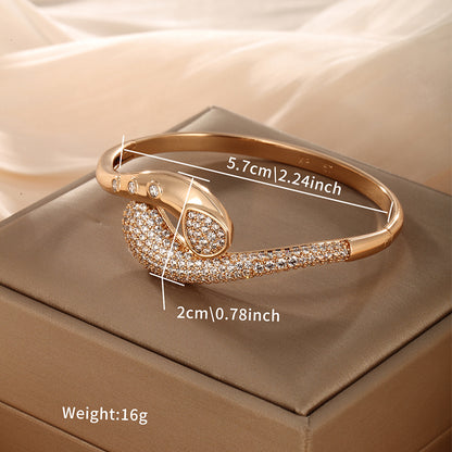 Elegant Xuping Simple Style Geometric Alloy Plating Inlay Artificial Diamond 18k Gold Plated Women's Bangle