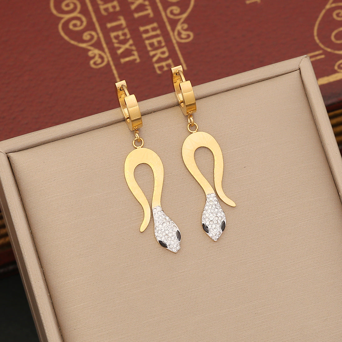 Commute Snake Stainless Steel Inlay Artificial Diamond Layered Necklaces