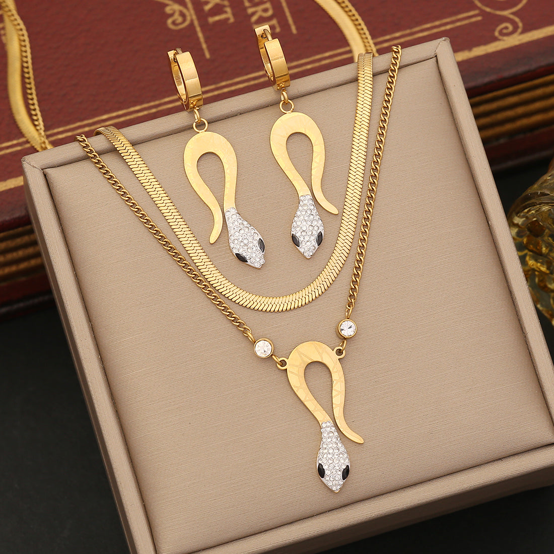 Commute Snake Stainless Steel Inlay Artificial Diamond Layered Necklaces