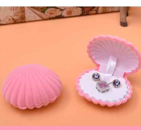 Cute Solid Color Flannel Jewelry Boxes