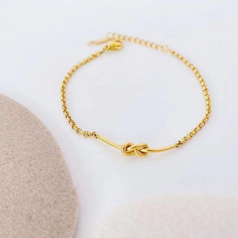 Casual Elegant Simple Style Solid Color Knot Copper Plating Gold Plated Bracelets