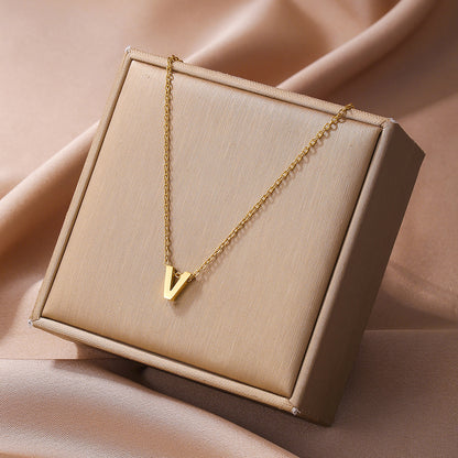 Elegant Simple Style Letter Copper Plating 18k Gold Plated Pendant Necklace