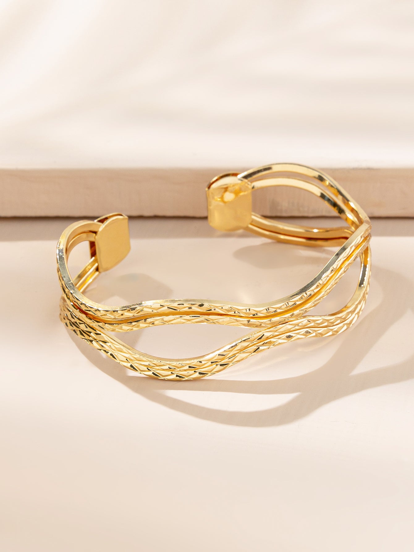 Casual Simple Style Geometric Alloy Hollow Out Women's Bangle