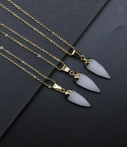 Simple Style Chili Natural Stone Polishing Pendant Necklace