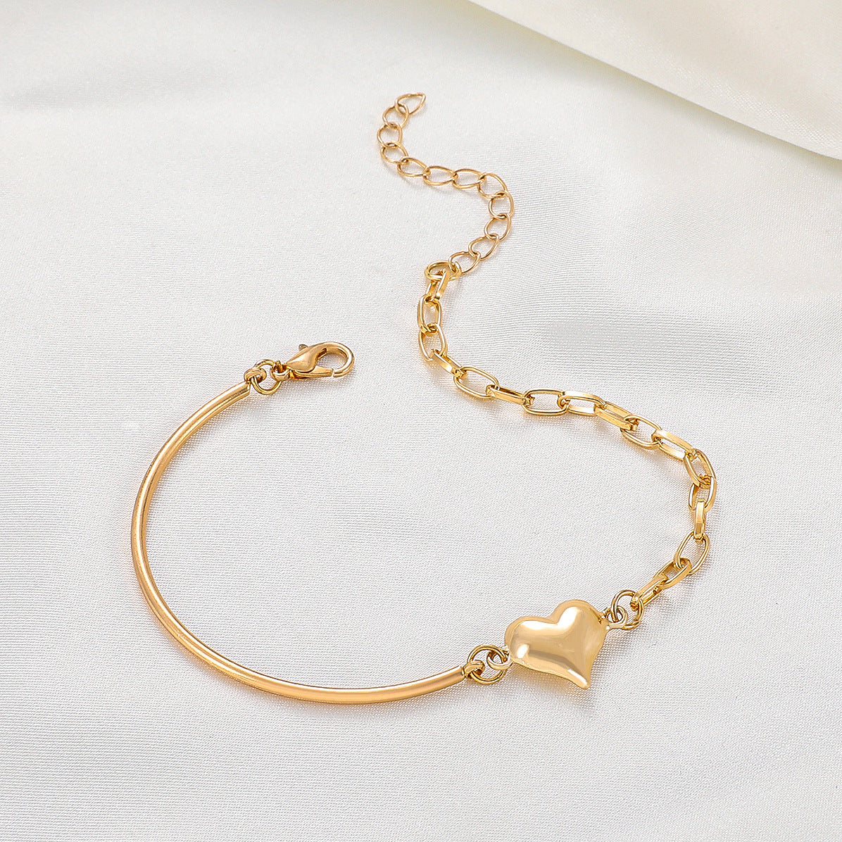 Simple Style Commute Heart Shape Gold Plated Alloy Wholesale Bracelets