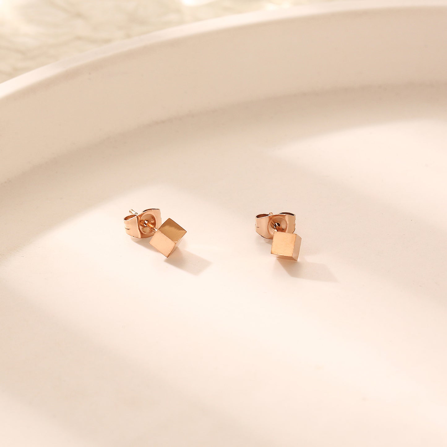 1 Pair Elegant Simple Style Solid Color Plating Stainless Steel 18k Gold Plated Ear Studs