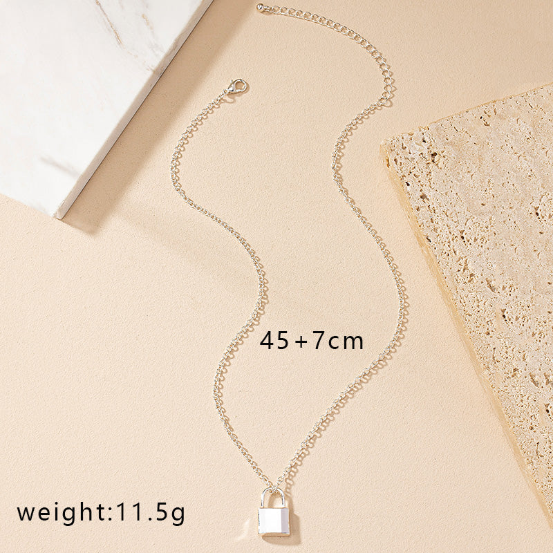 Simple Style Lock Alloy Plating Gold Plated Women's Pendant Necklace