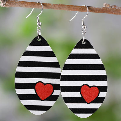 1 Pair Casual Retro Shamrock Heart Shape Wood Drop Earrings