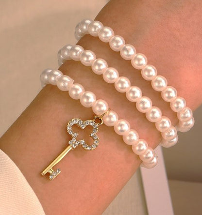 Simple Style Commute Heart Shape Artificial Pearl Alloy Beaded Inlay Zircon Women's Bracelets