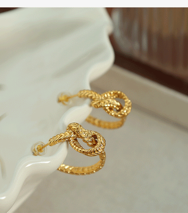 1 Pair Elegant Simple Style Twist Irregular Plating Titanium Steel 18k Gold Plated Ear Studs