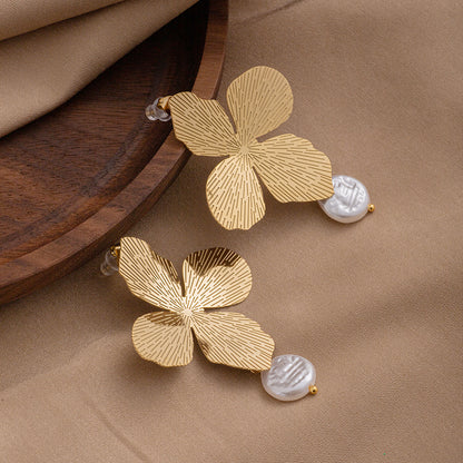 1 Pair Elegant Classical Flower Plating Inlay Stainless Steel Shell Gold Plated Drop Earrings