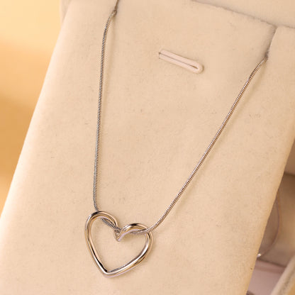 Elegant Simple Style Heart Shape Stainless Steel Hollow Out 18k Gold Plated Pendant Necklace