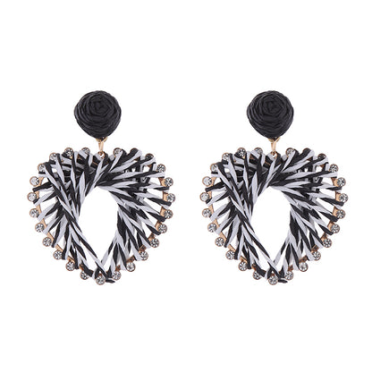 1 Pair Elegant Sweet Heart Shape Inlay Alloy Raffia Rhinestones Gold Plated Drop Earrings