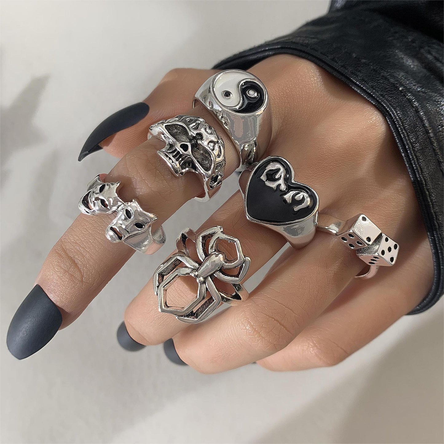 European And American Fashion Jewelry Black And White Dripping Oil Tai Chi Love Spider Skull Headgear Personality 6-piece Ring