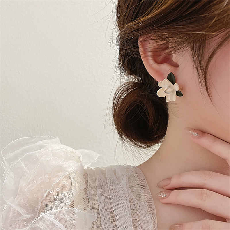 1 Pair Fashion Heart Shape Flower Gourd Plating Inlay Alloy Artificial Pearls Rhinestones Shell 14k Gold Plated Earrings