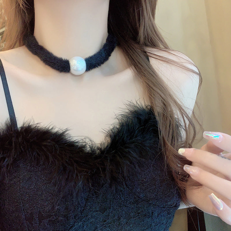 Elegant Round Plush Inlay Artificial Pearls Women's Choker