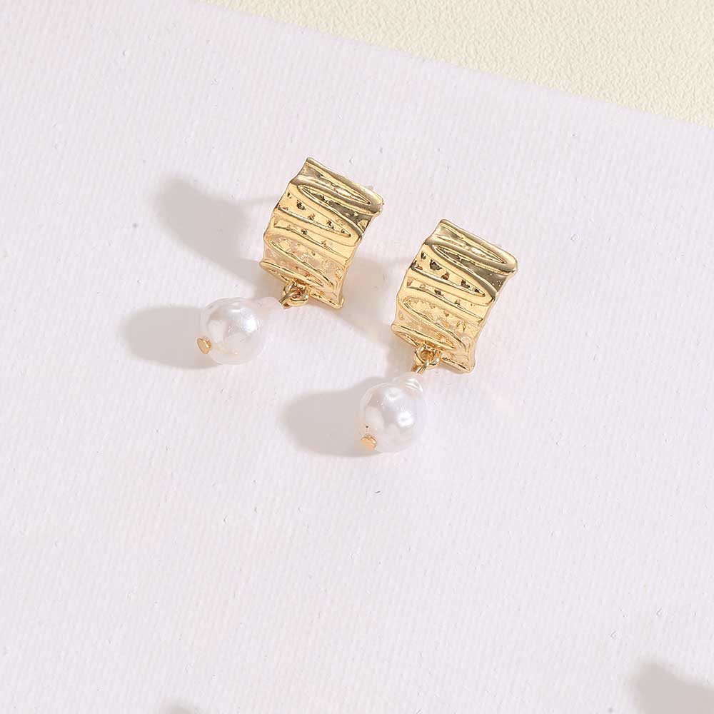 1 Pair Vintage Style Simple Style Commute Irregular Plating Inlay Artificial Pearl Copper Zircon 14k Gold Plated Drop Earrings