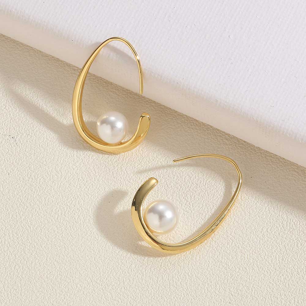 1 Pair Vintage Style Simple Style Commute Irregular Plating Inlay Artificial Pearl Copper Zircon 14k Gold Plated Drop Earrings